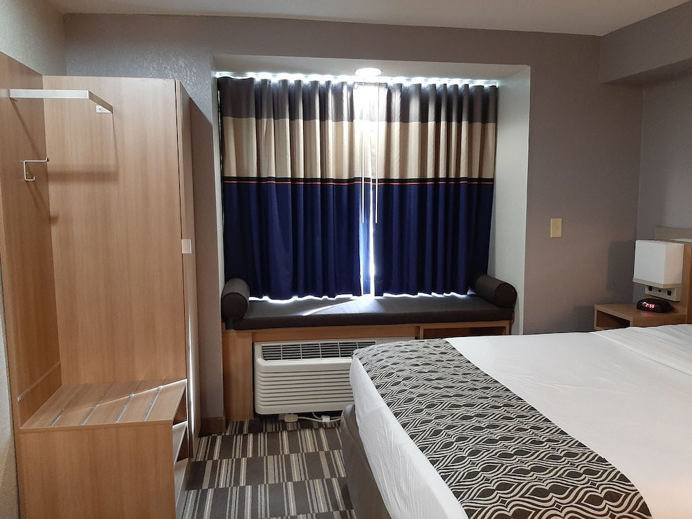 Starkville Inn & Suites - photo 17