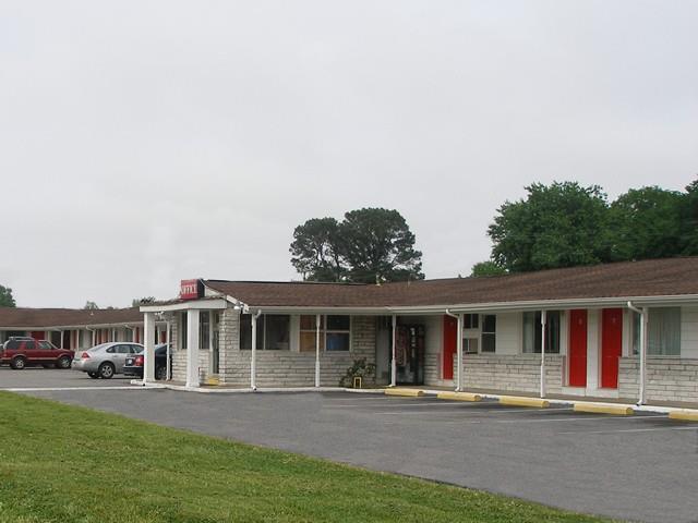 Red Carpet Inn Virgina Beach - photo 3
