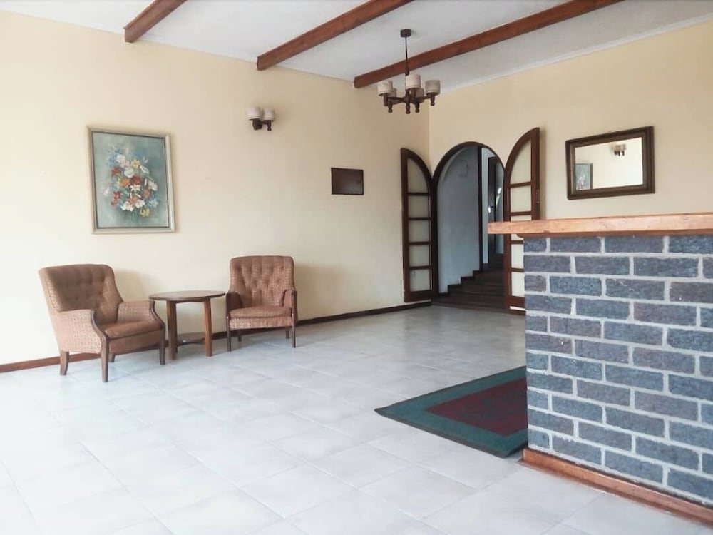 The Village Inn Hotel — hotel in Nyanga