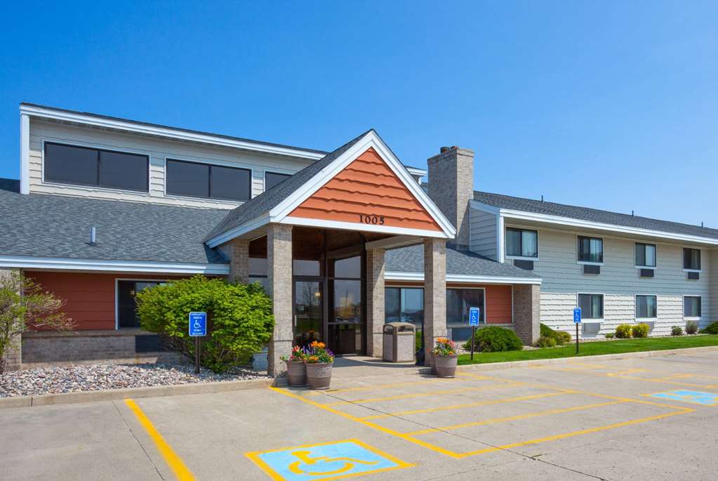 AmericInn by Wyndham Spencer — hotel in Spencer