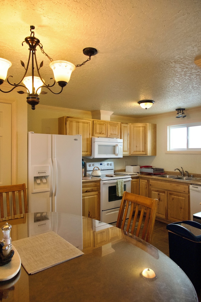 Yellowstone Gateway Inn - photo 48