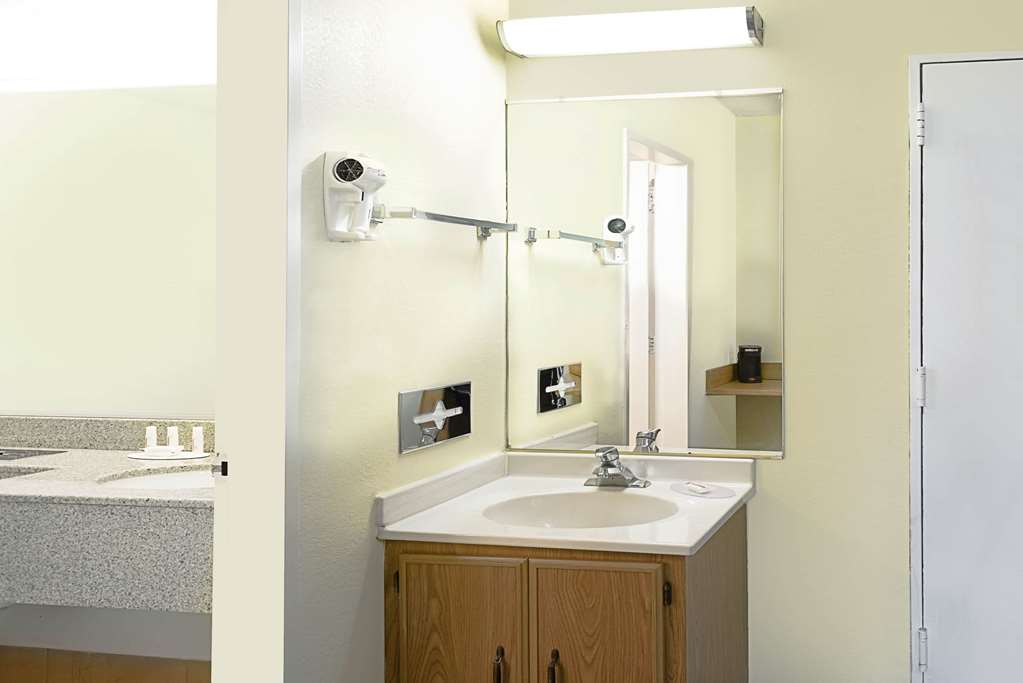 Howard Johnson by Wyndham Newburgh West Point - photo 13