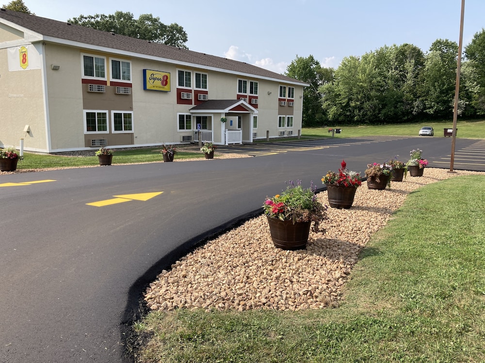 Super 8 by Wyndham Chisago City - photo 32