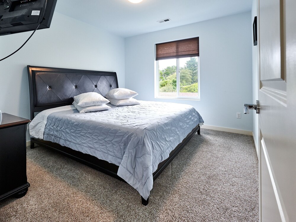 Surfer's Beach Retreat - photo 4