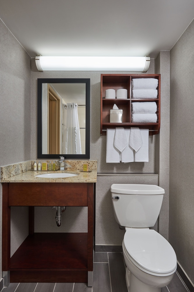 DoubleTree by Hilton Raleigh Crabtree Valley - photo 17