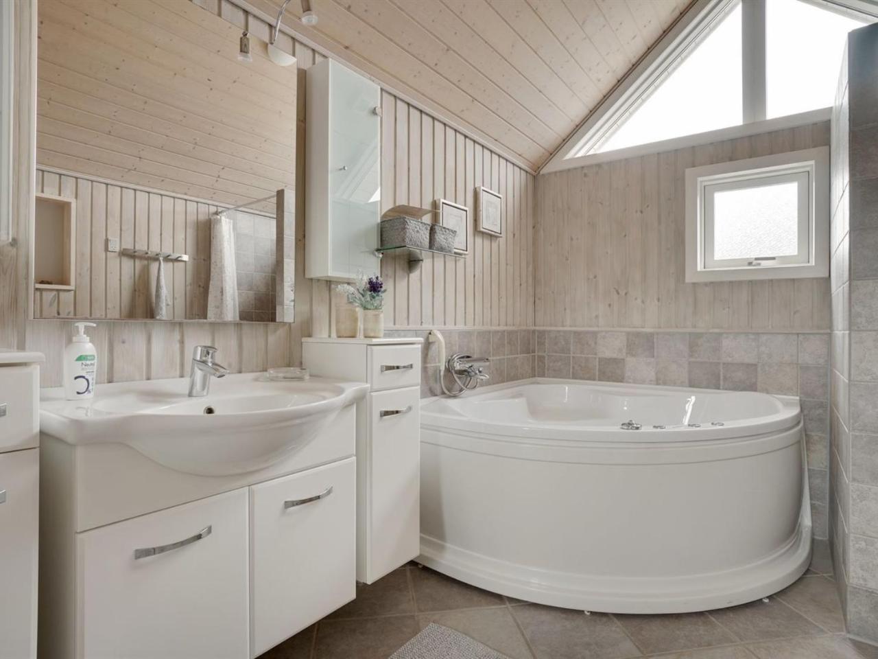 Holiday Home Bente 800m from the sea by Interhome — 4-Star Luxury Hotel in Thisted, Denmark