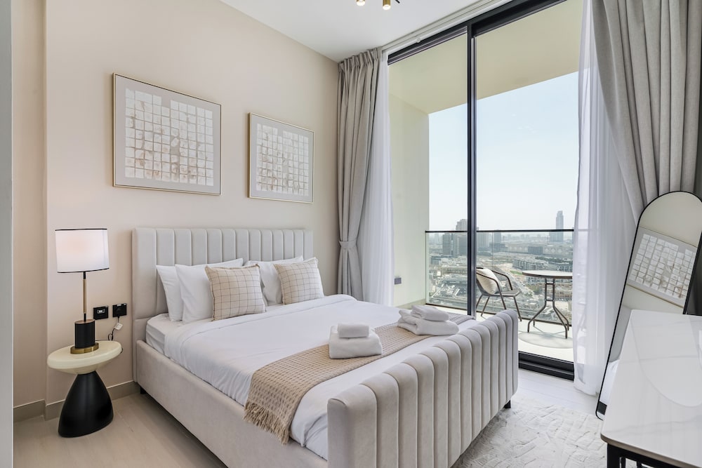 PVH Elegant 1BR in Binghatti House — 4-Star Luxury Hotel in Dubai, United Arab Emirates