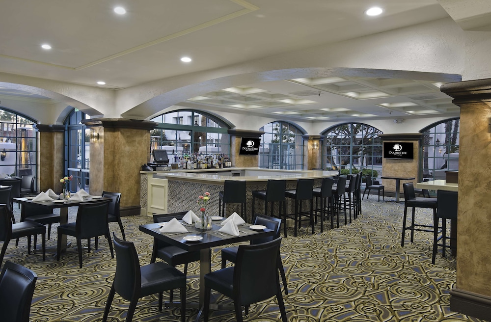 DoubleTree by Hilton San Pedro Port of Los Angeles - photo 39
