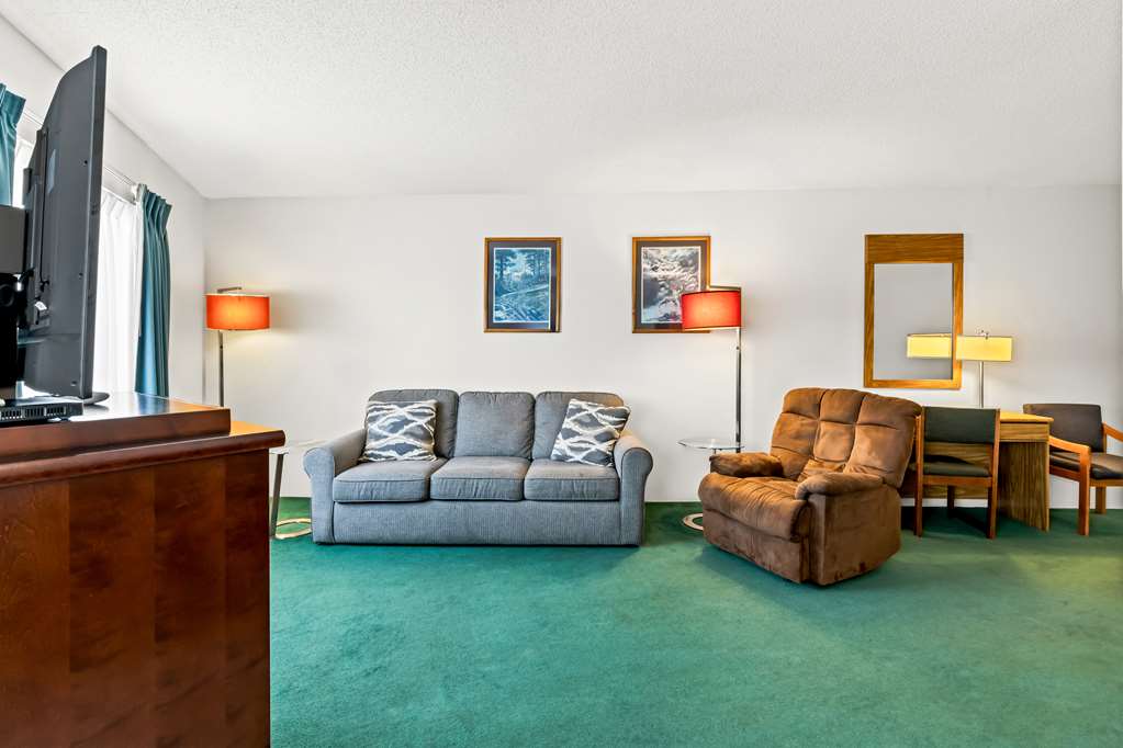 Americas Best Value Inn Tahquamenon Country - photo 20