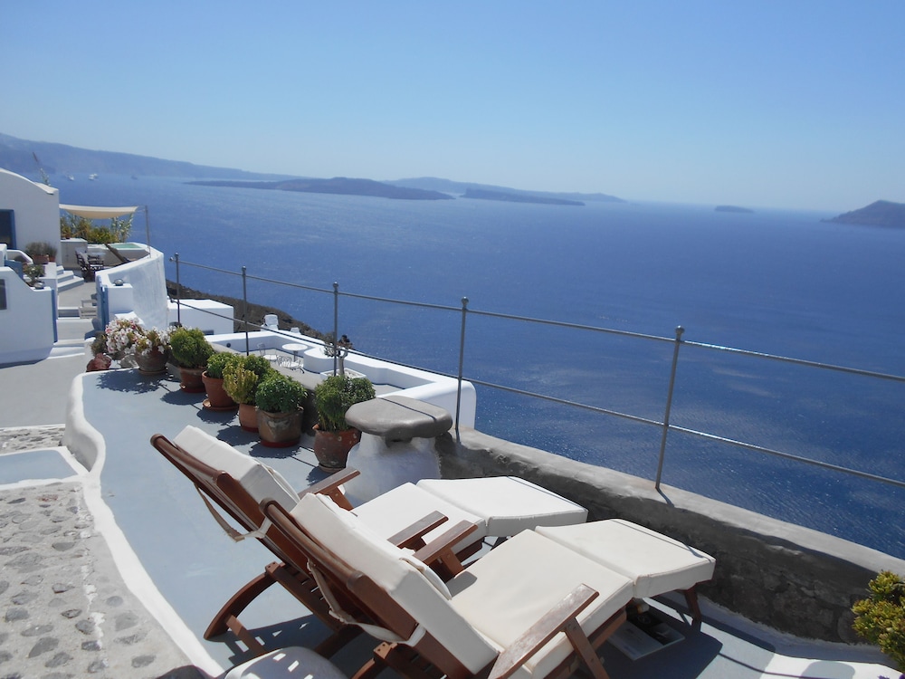Rimida Villas Adults Only — 4-Star Luxury Hotel in Oia, Greece