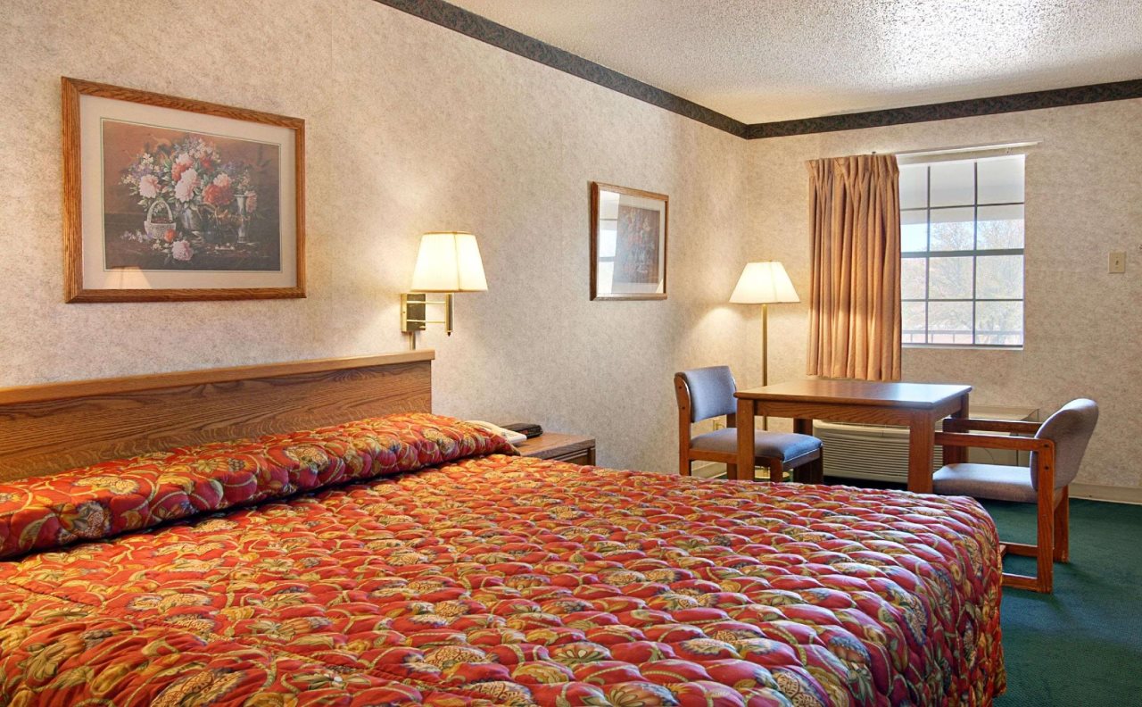 Super 8 By The Galleria North Dallas — Addison