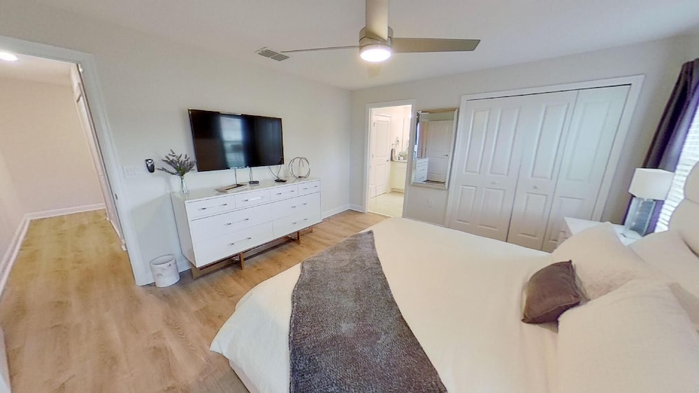 4802 LL Dream Getaway Luxury Townhome w Pool - photo 24
