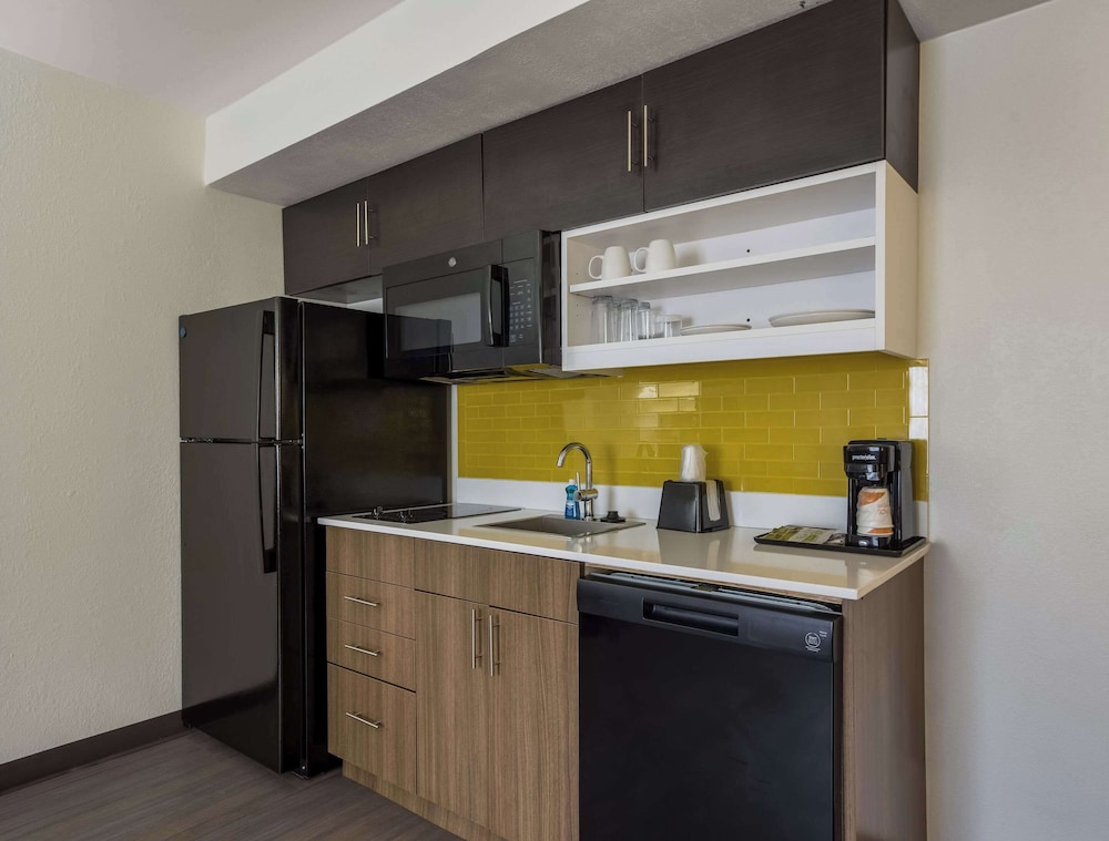 MainStay Suites Savannah Midtown - photo 21