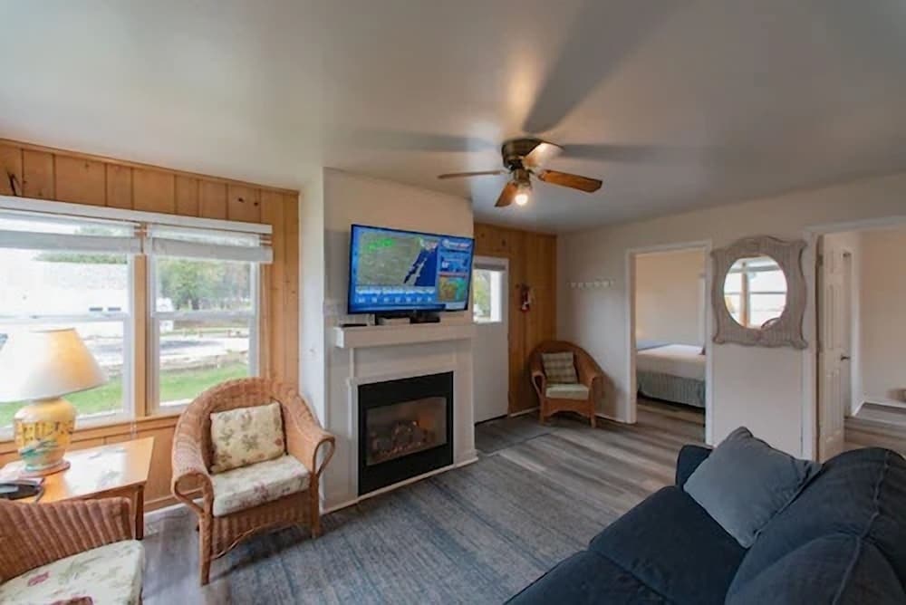 Edgewater Resort - photo 83
