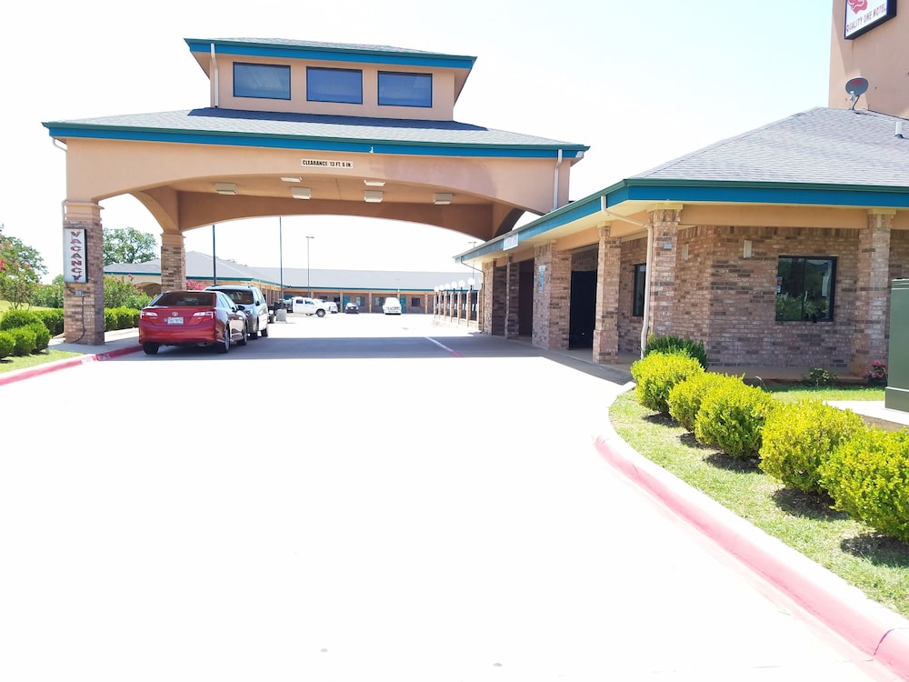 Quality One Motel - photo 26