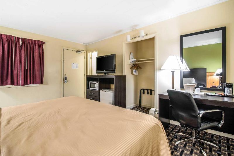 Rodeway Inn Rutland - photo 2