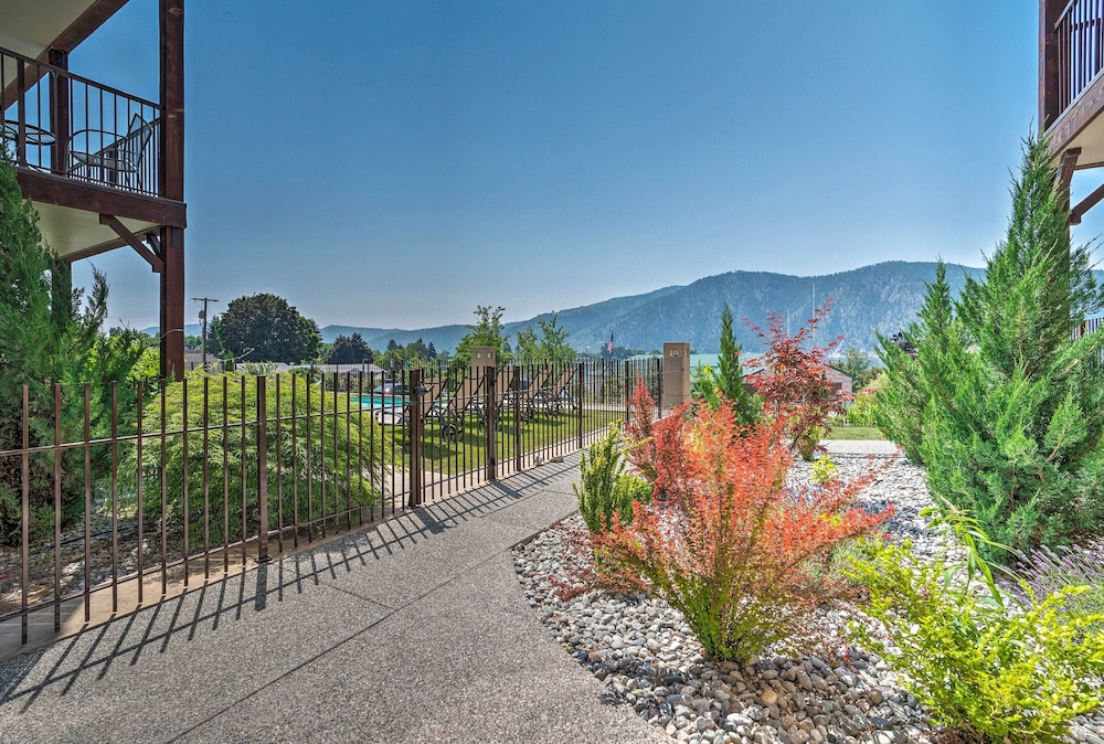 Lake Chelan Resort Condo Pool and Hot Tub Access - photo 16