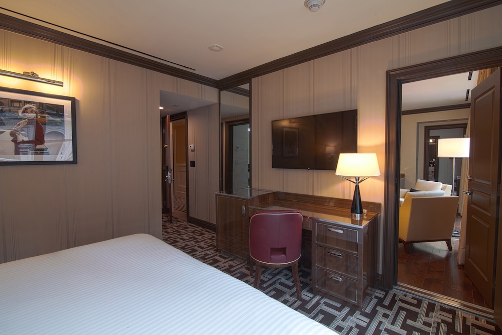 The Iroquois New York - photo 23