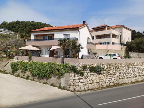 Apartments Jelka — 4-Star Luxury Hotel in Rab, Croatia
