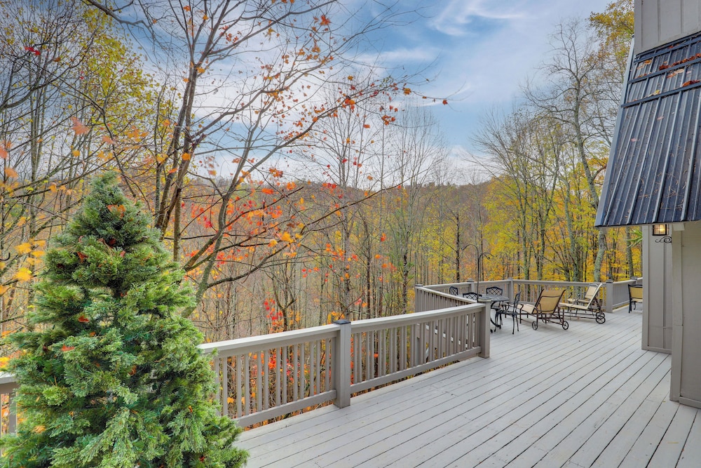 Walk to Slopes: Mars Hill Resort style Mtn Chalet in Mars Hill, United States