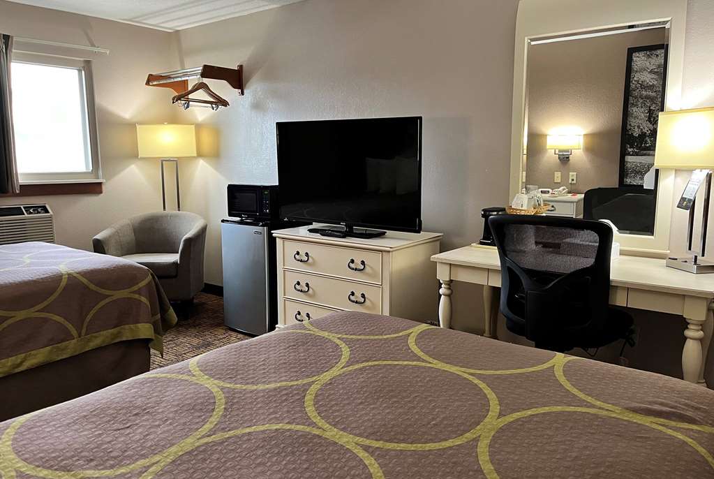 Super 8 by Wyndham Indianapolis Emerson Ave - photo 14