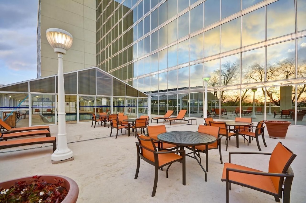 Crowne Plaza Tulsa Southern Hills