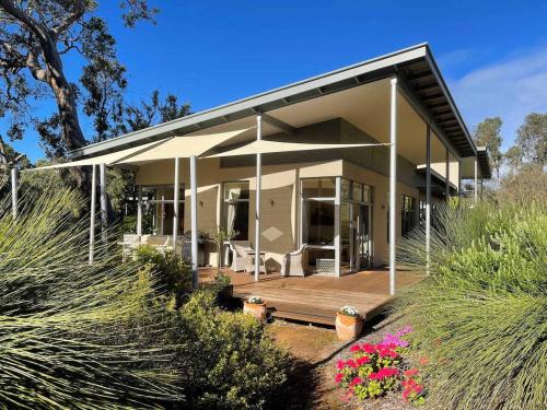 White Tree Retreat Yallingup Hills — Yallingup