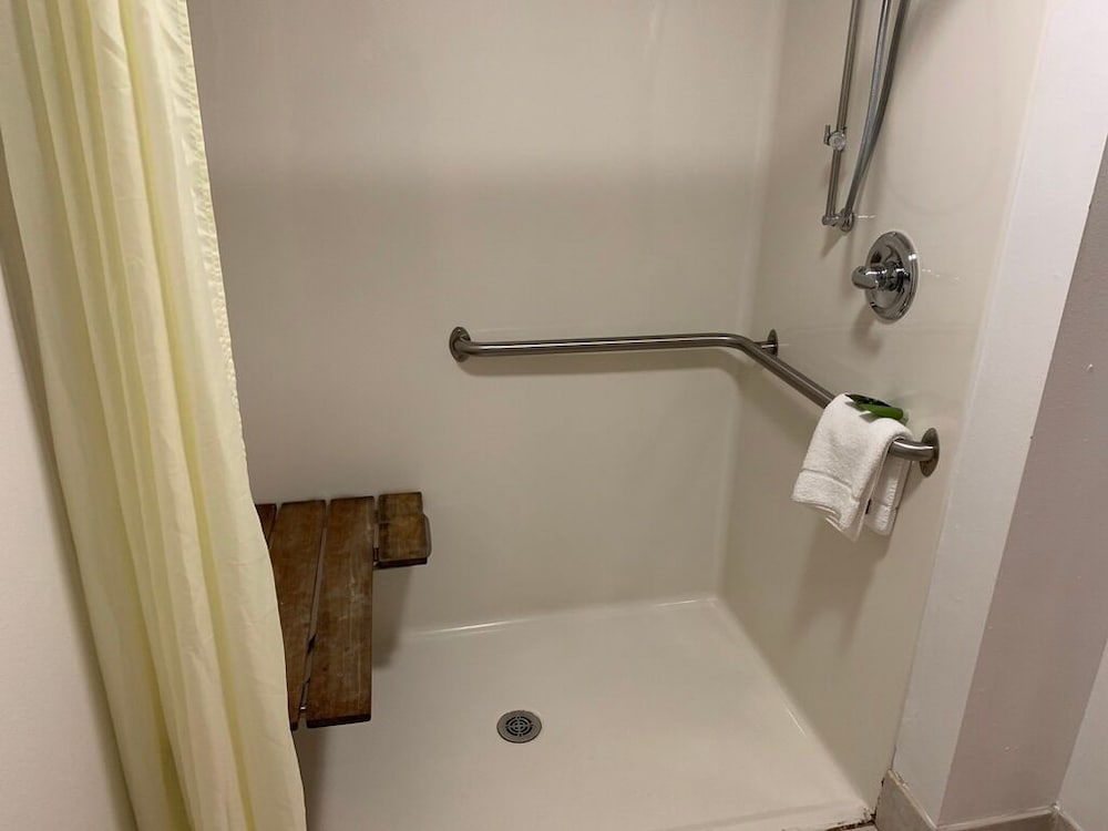 Budgetinn & Suites - photo 21