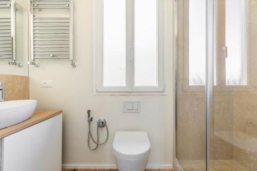La Dolce Vita Sunny Penthouse Trastevere Station 100sqm — 4-Star Luxury Hotel in Rome, Italy