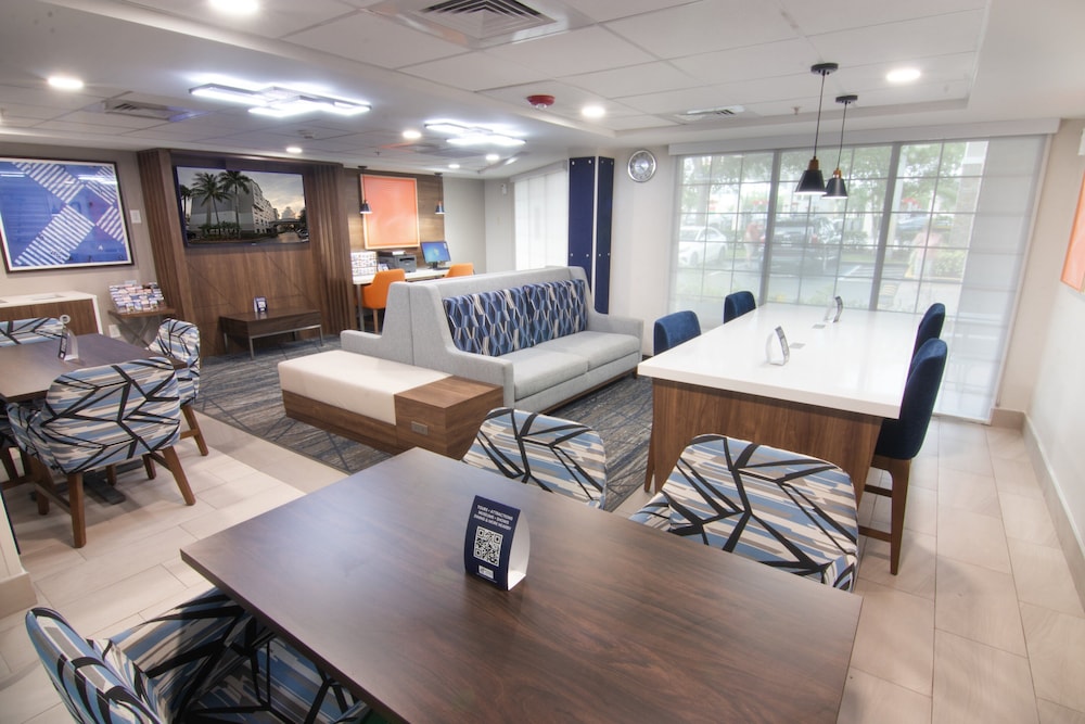 Holiday Inn Express & Suites Ft. Lauderdale Airport West by IHG - photo 46