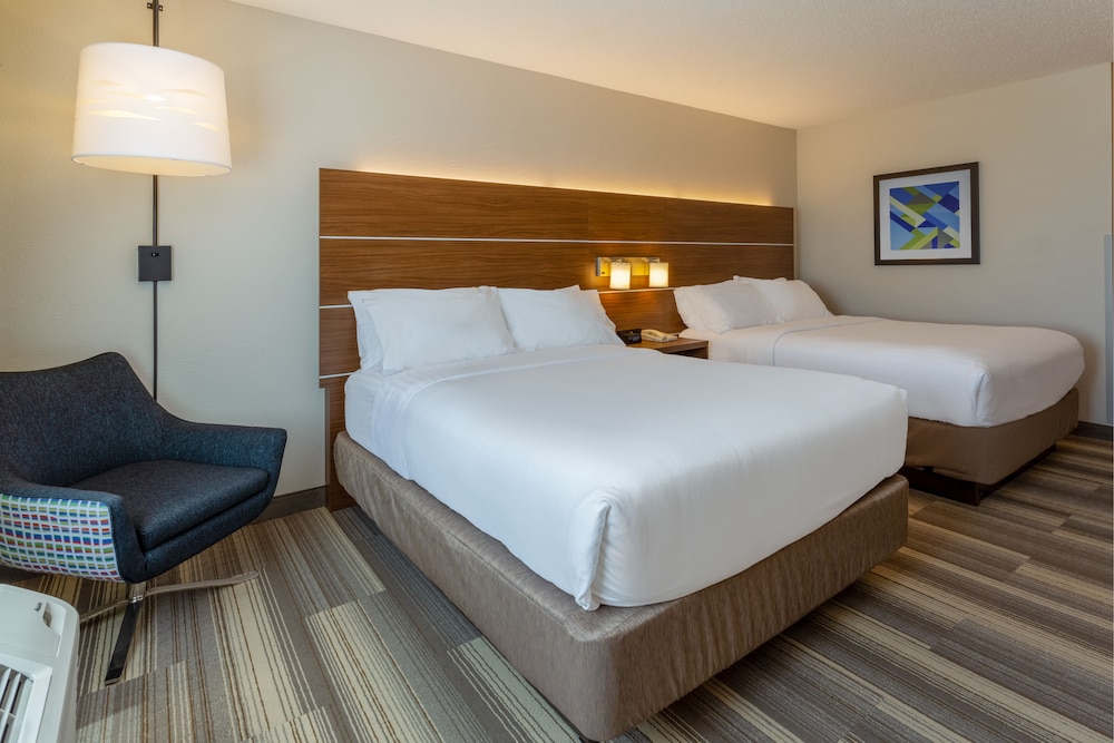 Holiday Inn Express & Suites Vandalia by IHG - photo 11