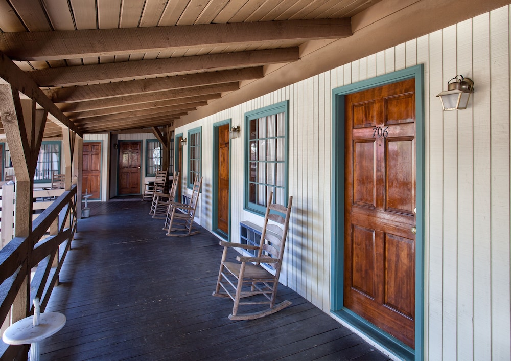 Helendorf River Inn Suites & Conference Center - photo 23