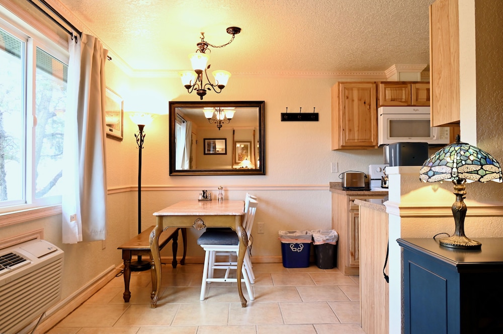 Yellowstone Gateway Inn - photo 54