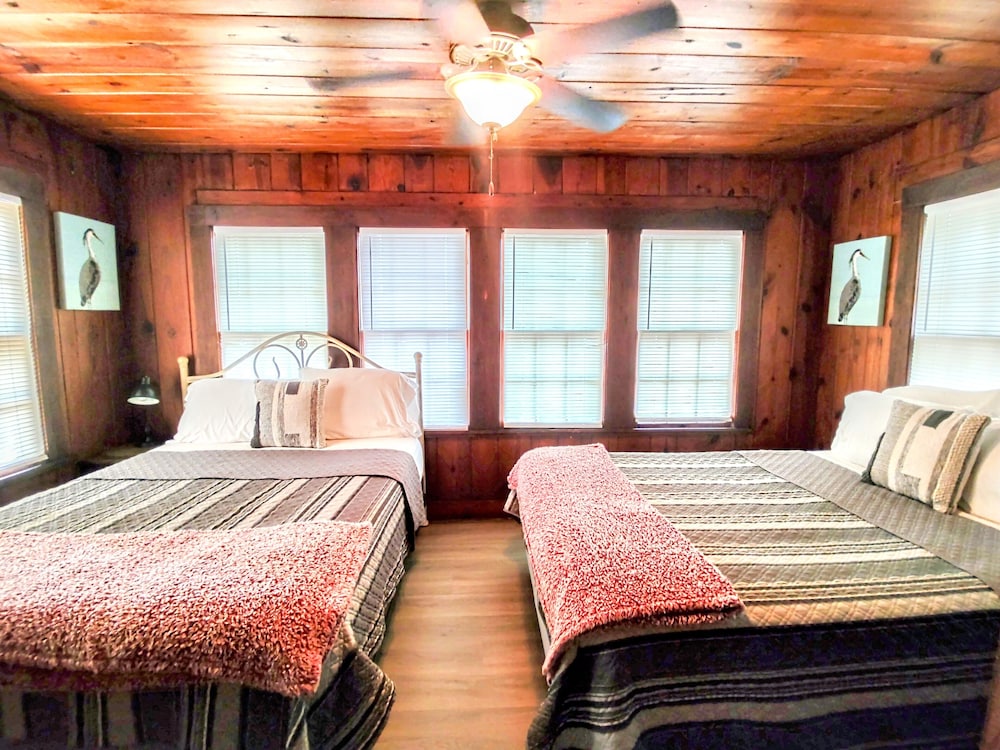 Edgewater Resort Cottage #1 - photo 19
