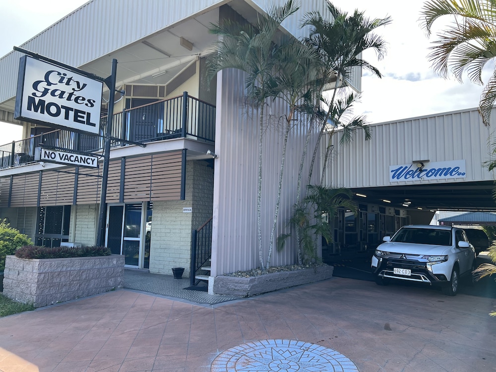 City Gates Motel — Mackay