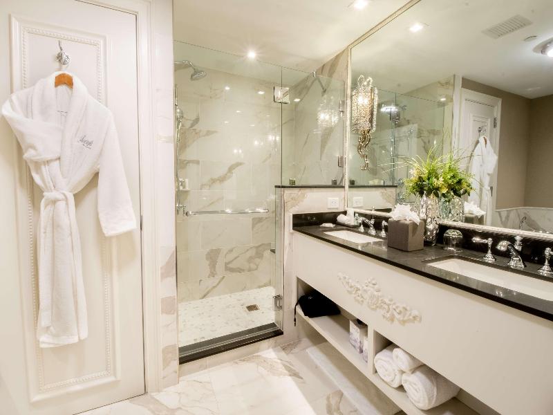 The Ivey's Hotel - photo 21