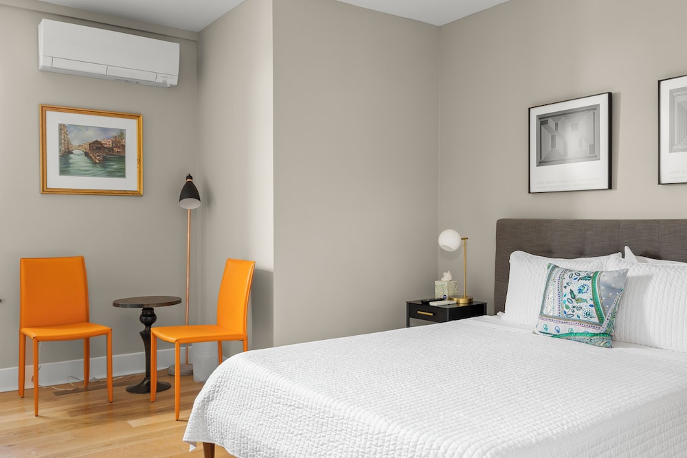 Howard Hotel - photo 11
