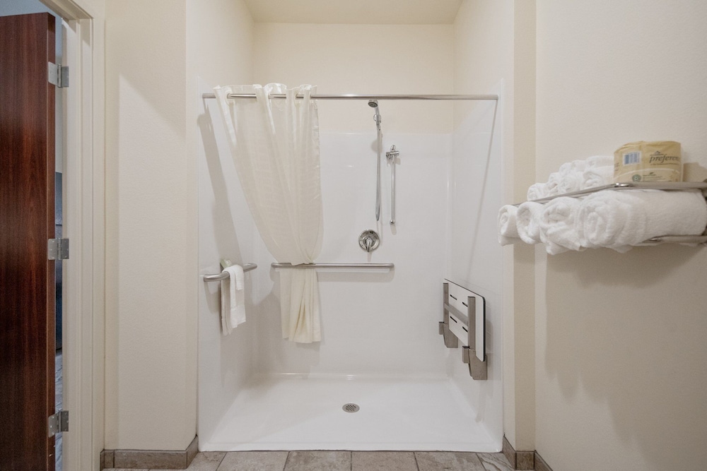 Cobblestone Hotel & Suites Austin - photo 43