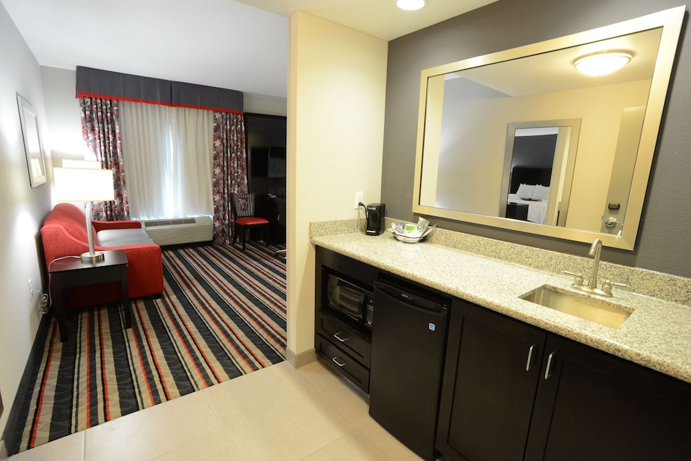 Hampton Inn & Suites Albany At Albany Mall - photo 26