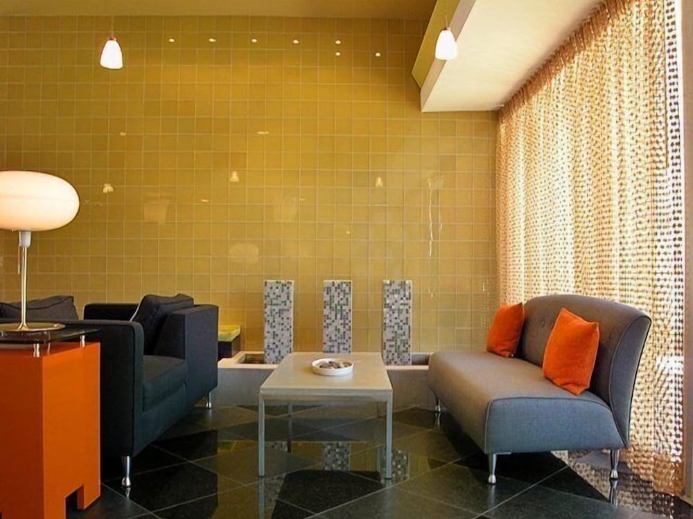 7 Springs Inn & Suites - photo 3