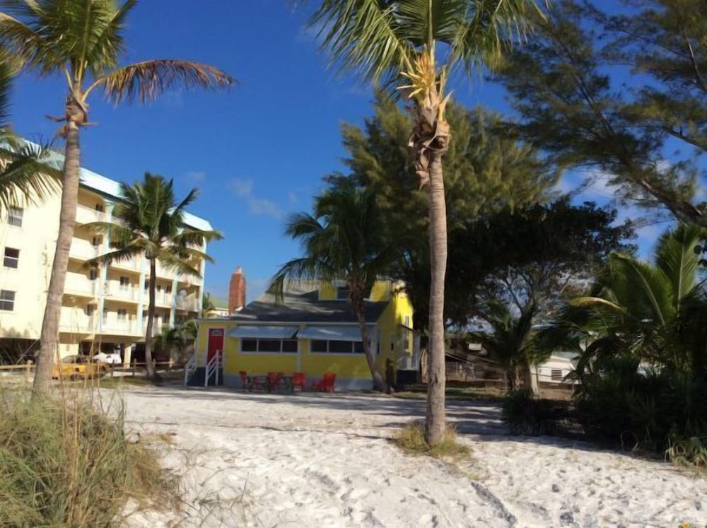 Red Coconut RV Park - photo 10