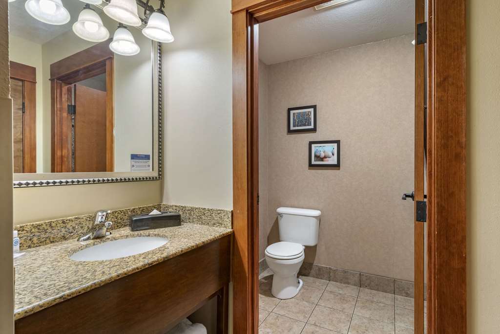 Comfort Inn & Suites Lincoln City - photo 8