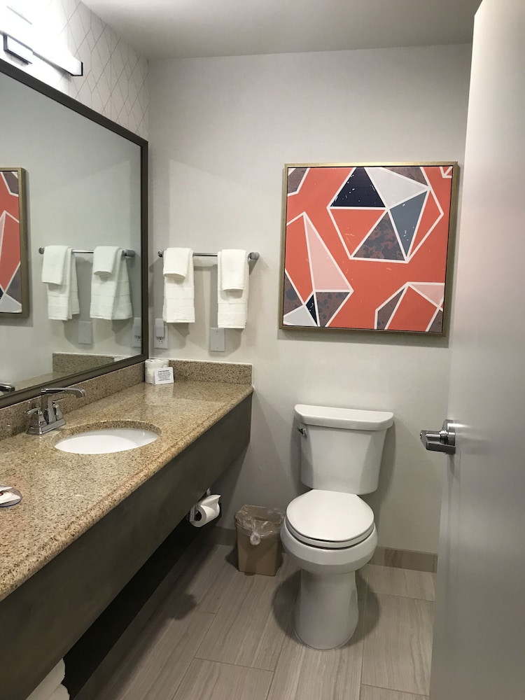 Comfort Inn & Suites NW Milwaukee - photo 40