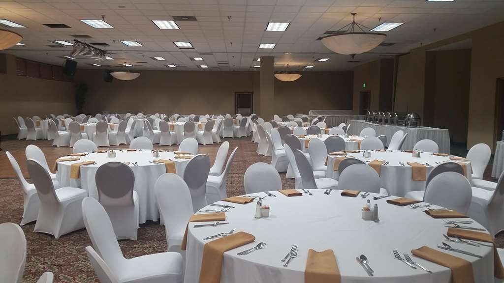 Best Western Plus Hotel & Conference Center - photo 37