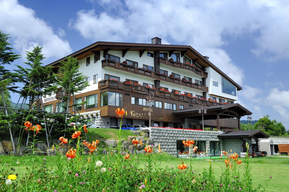 Hotel Grand Phenix Okushiga — 5-Star Luxury Hotel in Nagano, Japan