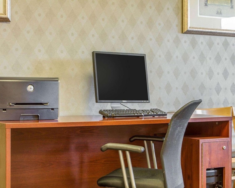 Quality Inn Oakland - photo 23