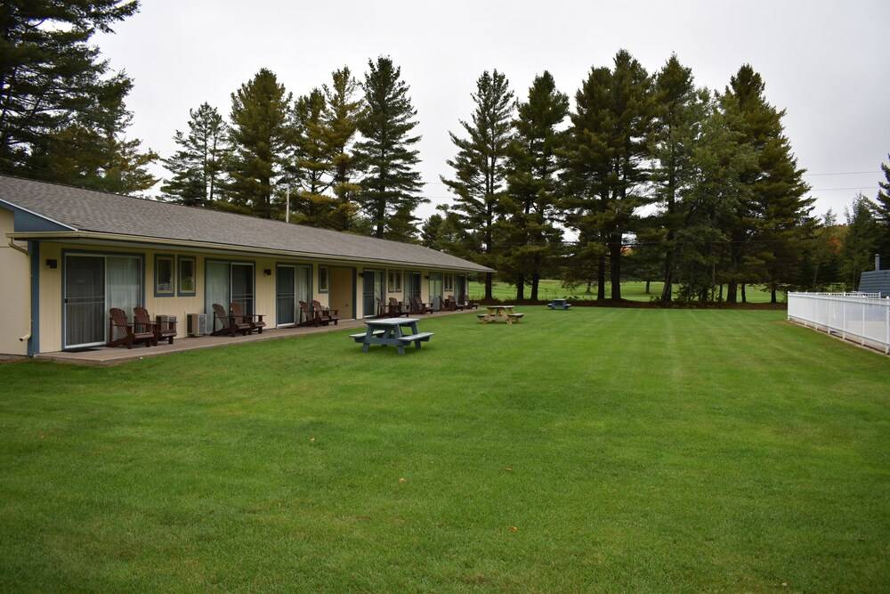 Country Club Motel - photo 17