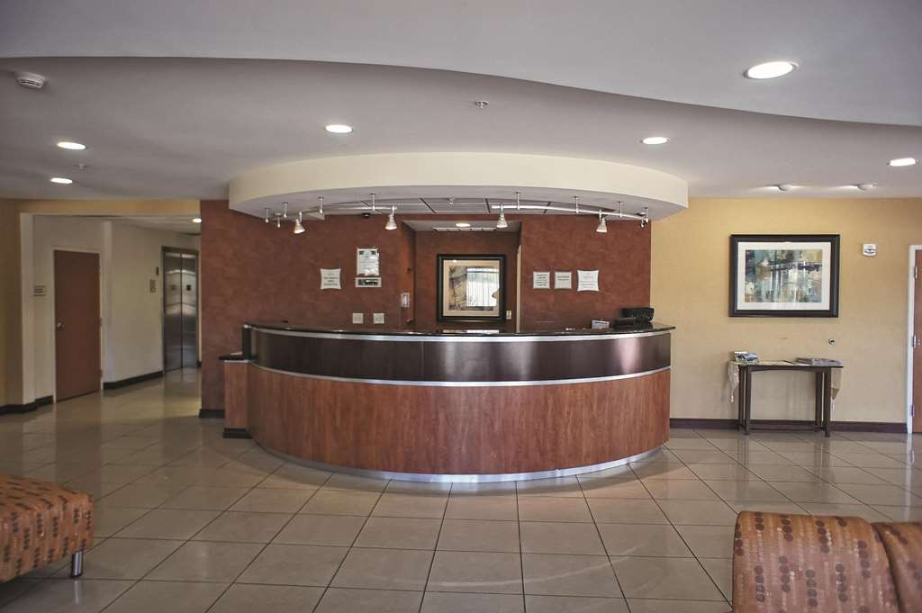 La Quinta Inn & Suites by Wyndham Edmond - photo 6