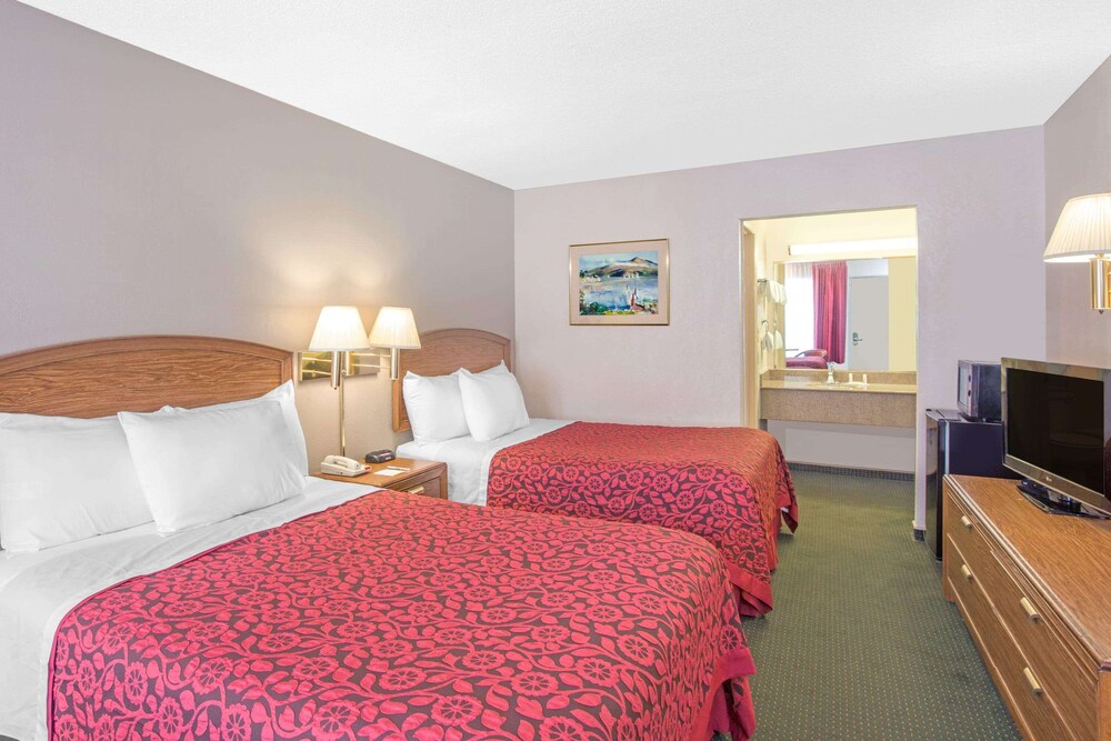 Days Inn By Wyndham Wilmington University - photo 9
