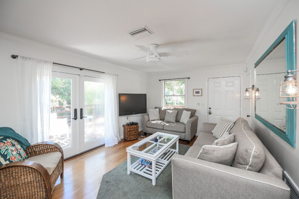 Banana Cabana and Cottage - photo 21